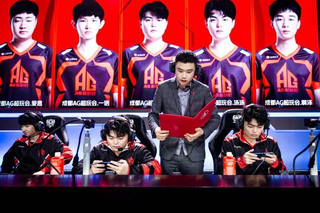 贡献了8个