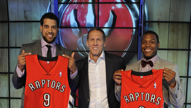 并探讨其背 并探讨其背